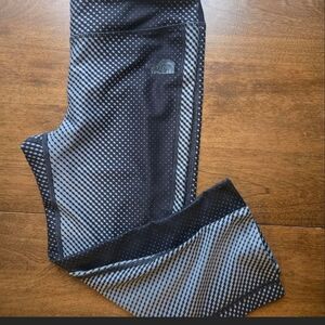 The North Face Black Capri Leggings Size Small